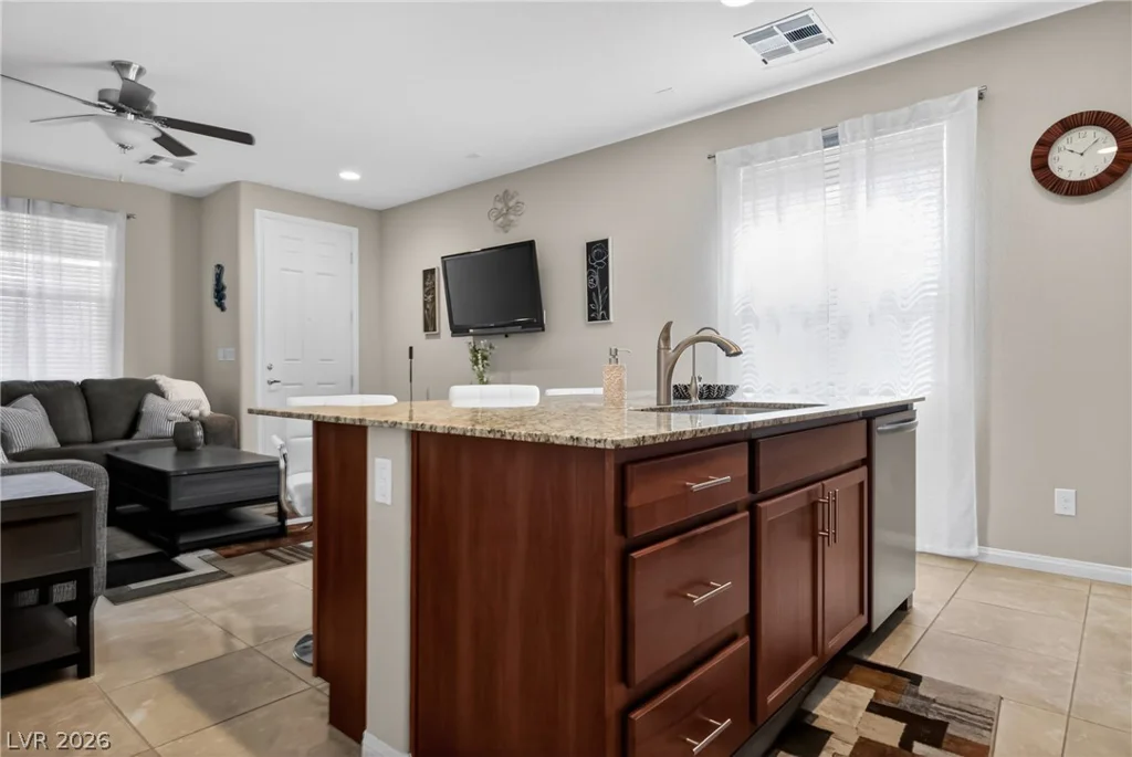 2707 ChinaBerry Hill, Laughlin, NV 89029