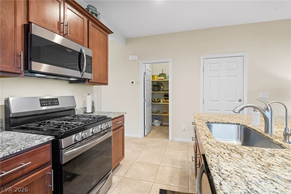 2707 ChinaBerry Hill, Laughlin, NV 89029