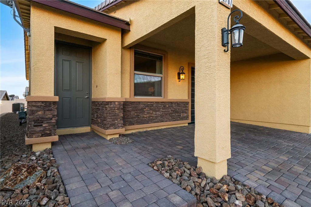 2707 ChinaBerry Hill, Laughlin, NV 89029