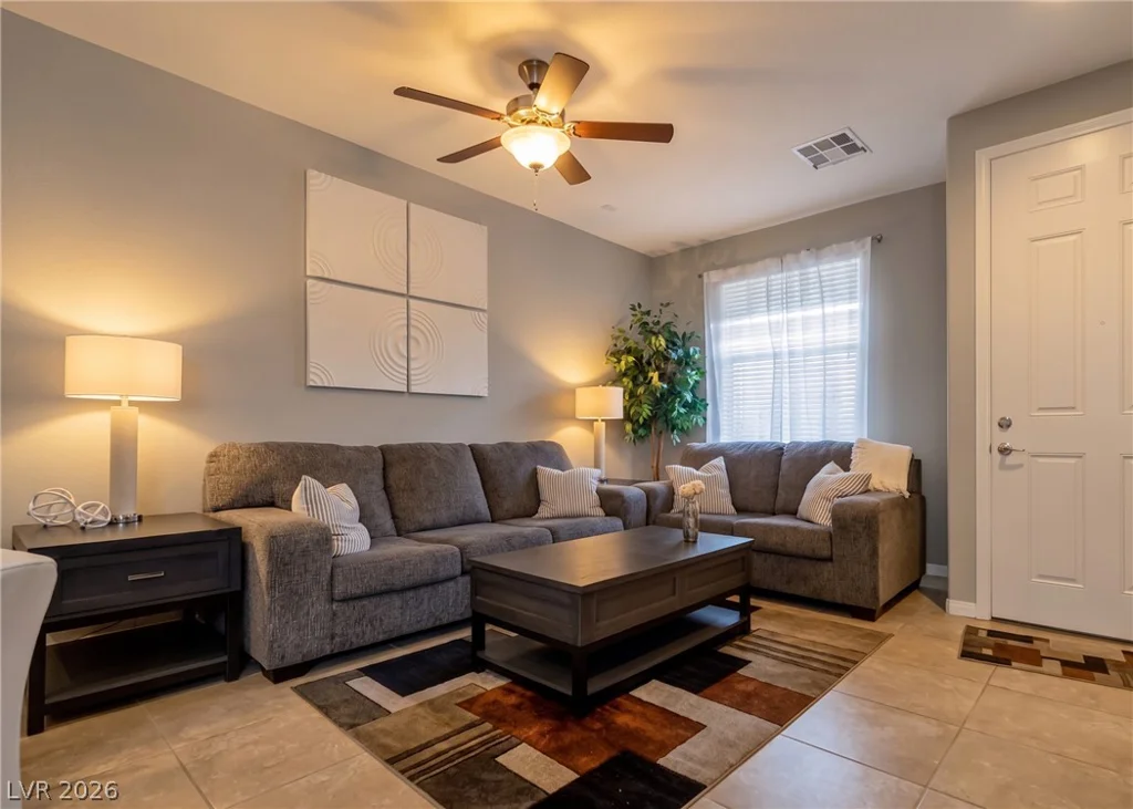 2707 ChinaBerry Hill, Laughlin, NV 89029