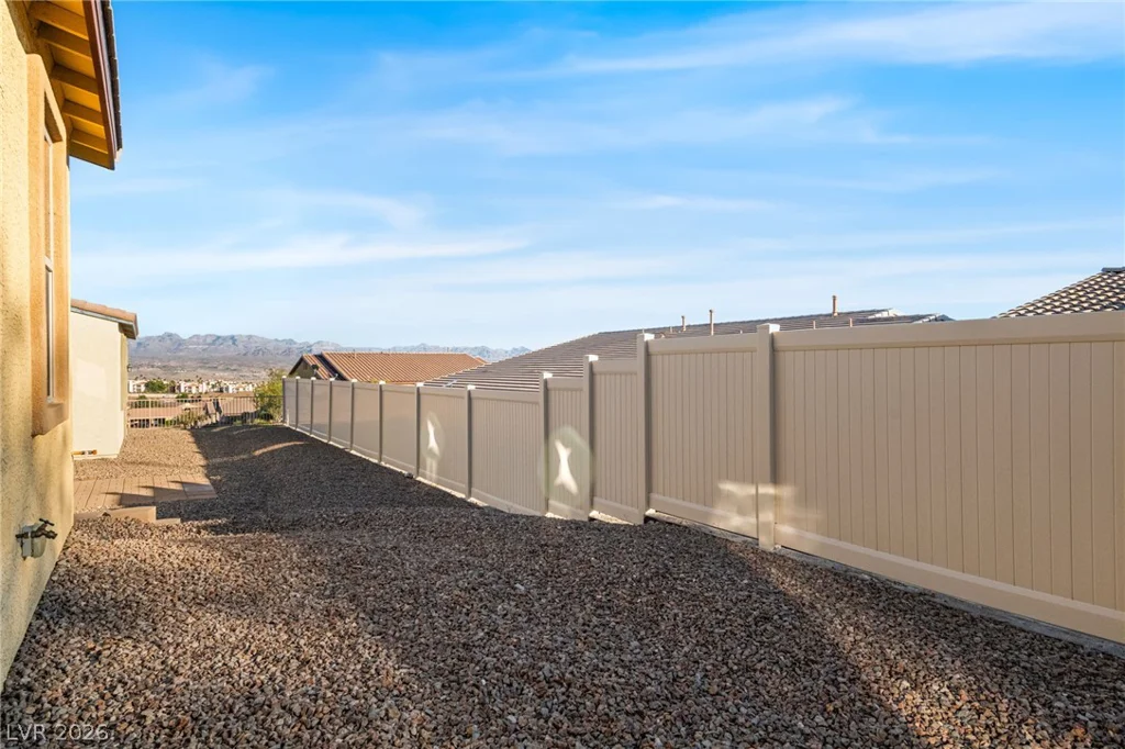 2707 ChinaBerry Hill, Laughlin, NV 89029