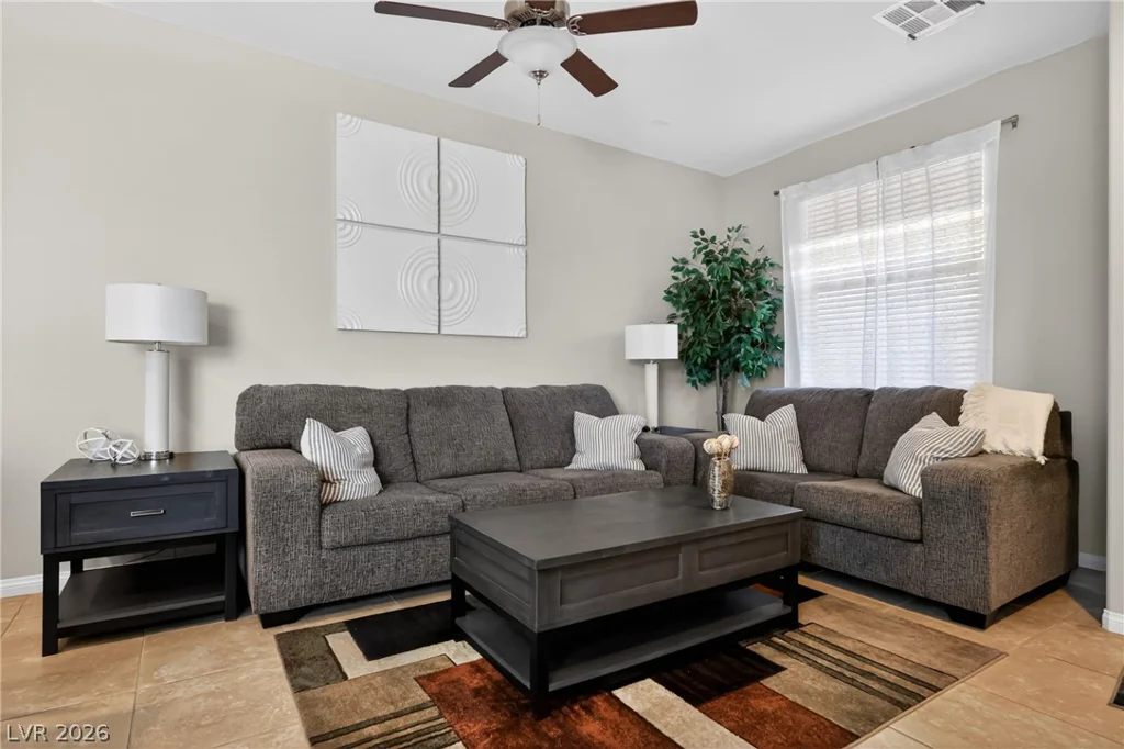 2707 ChinaBerry Hill, Laughlin, NV 89029
