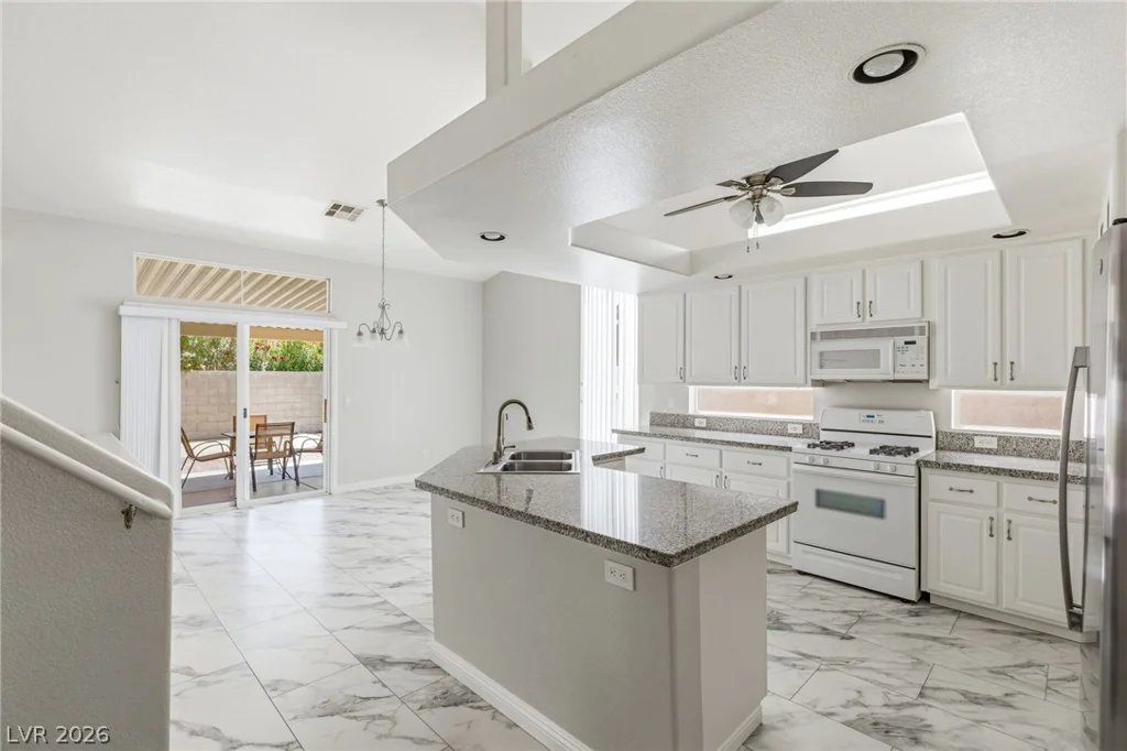 8721 Country View, Las Vegas, NV 89129