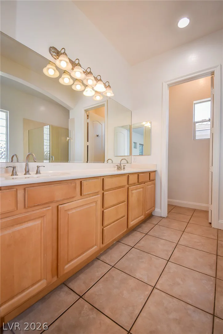 10243 Bright Harbor, Las Vegas, NV 89135
