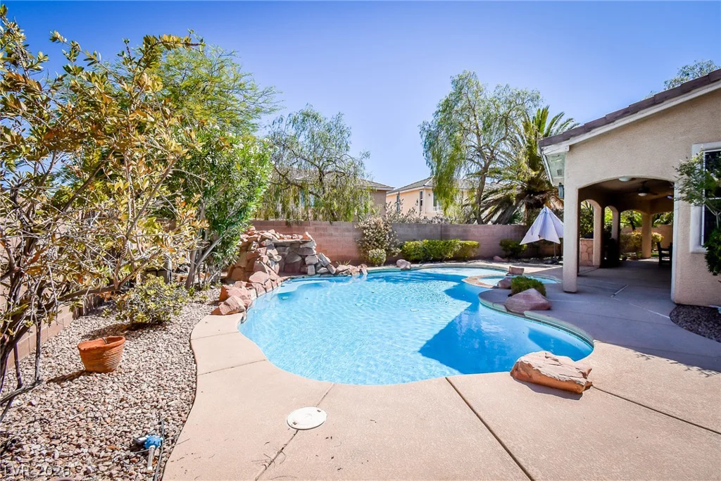 10243 Bright Harbor, Las Vegas, NV 89135