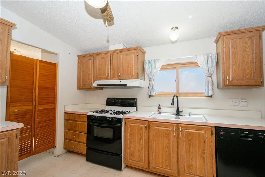 6461 Creb, Pahrump, NV 89060