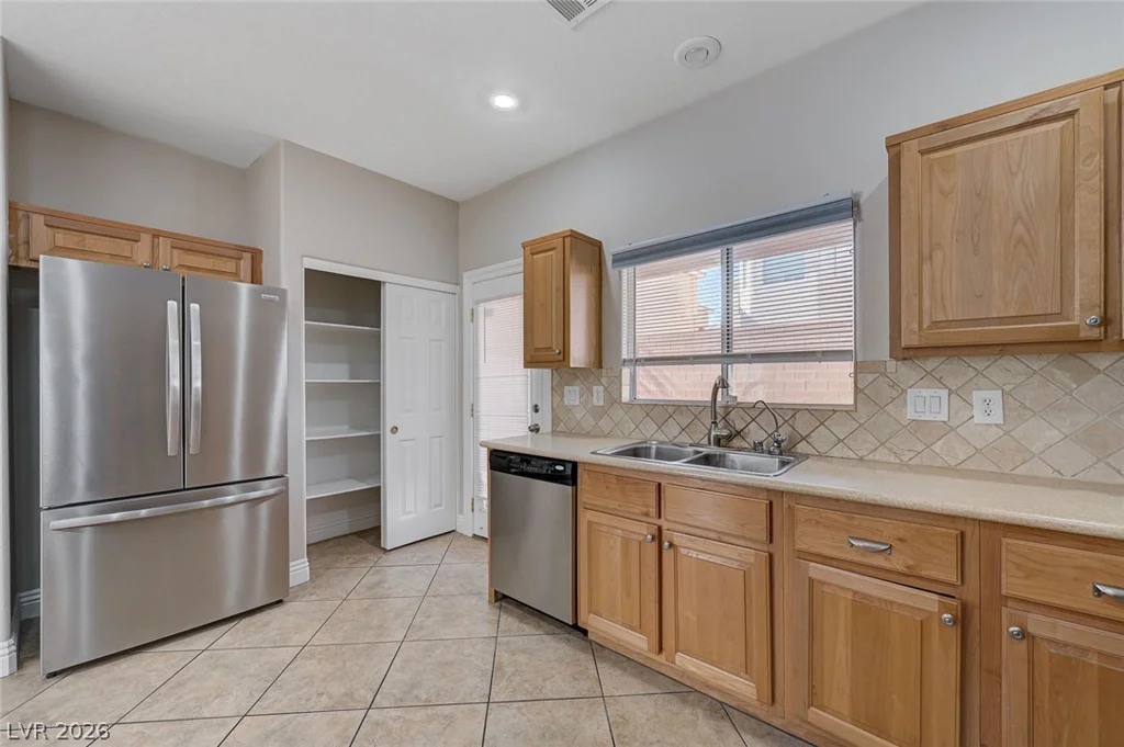 9004 Snowtrack, Las Vegas, NV 89149