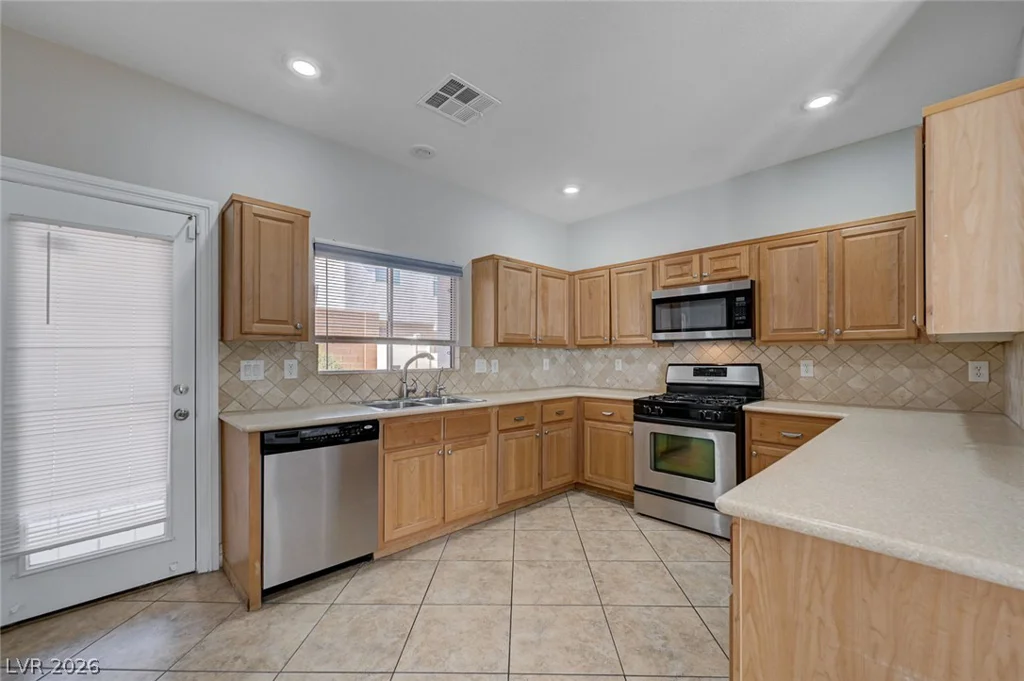 9004 Snowtrack, Las Vegas, NV 89149
