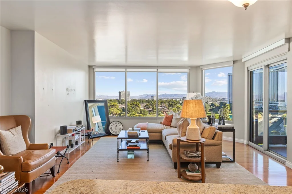 322 Karen, Las Vegas, NV 89109
