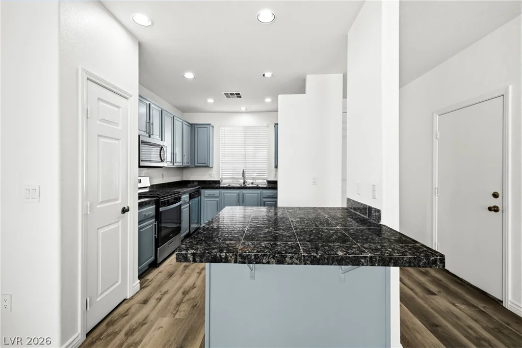 8352 Cambridge Grove, Las Vegas, NV 89139