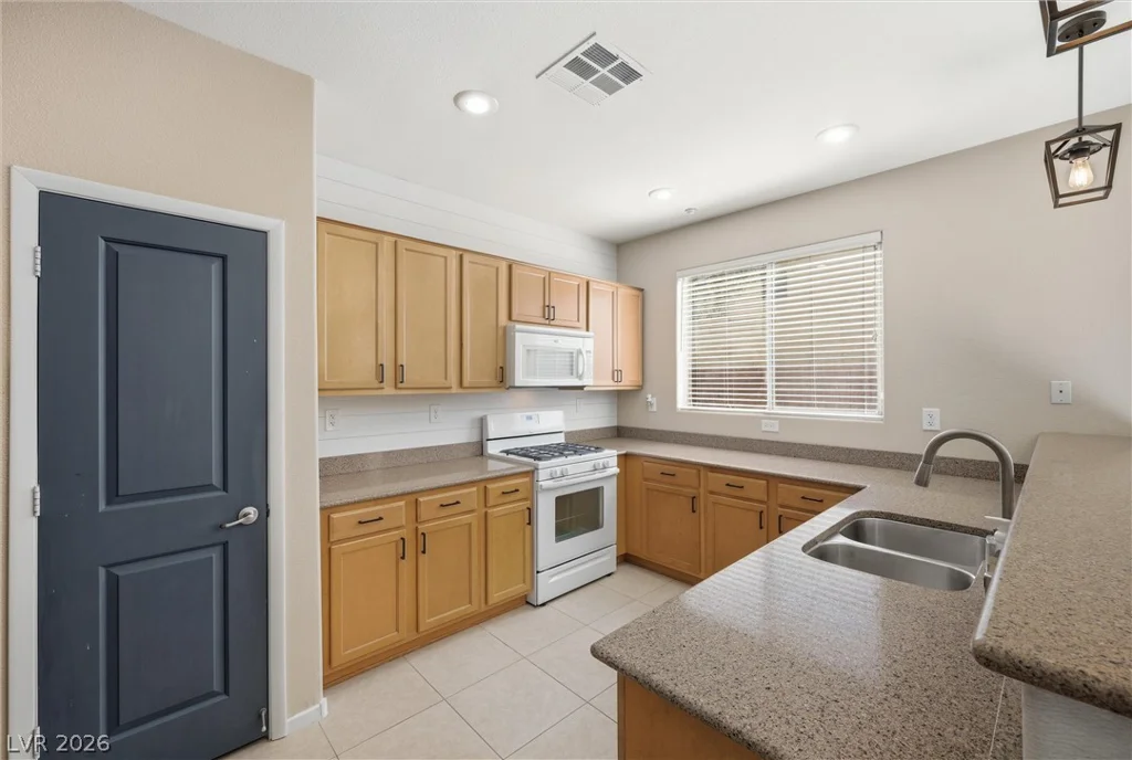 10717 Cape Shore, Las Vegas, NV 89166