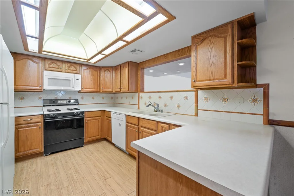 6364 Moonglow, Las Vegas, NV 89156