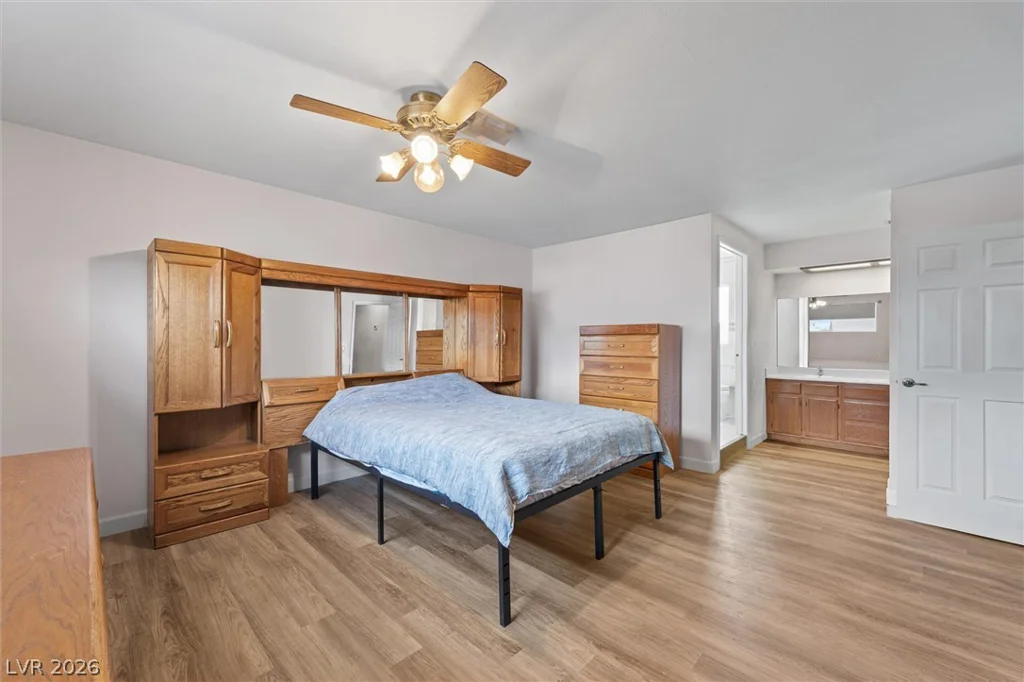 6364 Moonglow, Las Vegas, NV 89156