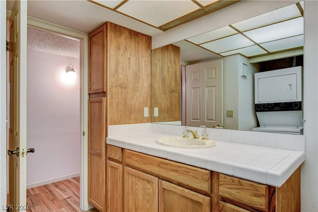 1751 Reno, Las Vegas, NV 89119