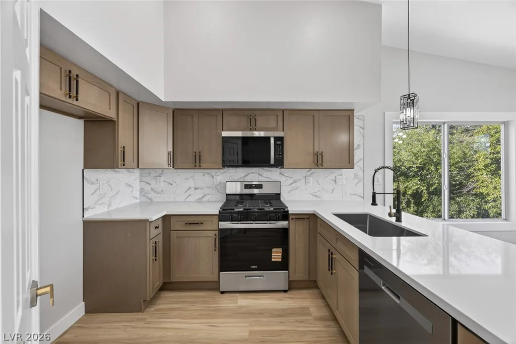 4820 Black Bear, Las Vegas, NV 89149