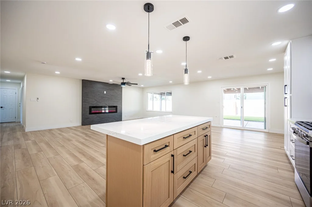 5630 Neosho, Las Vegas, NV 89120