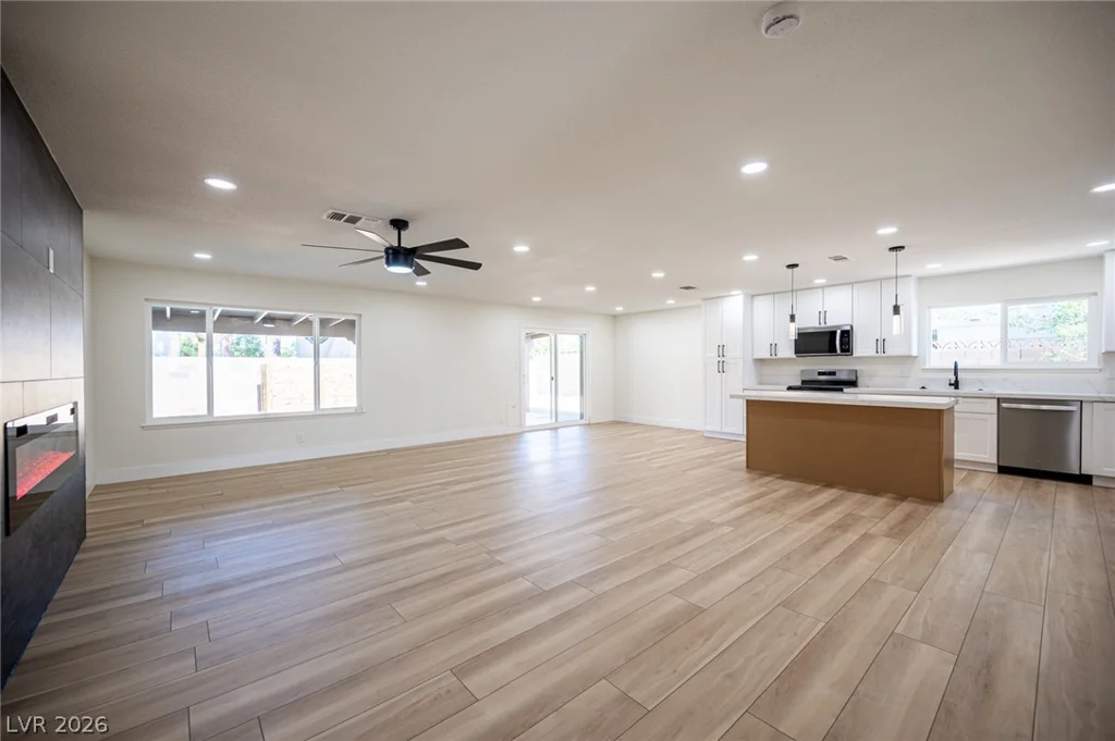 5630 Neosho, Las Vegas, NV 89120