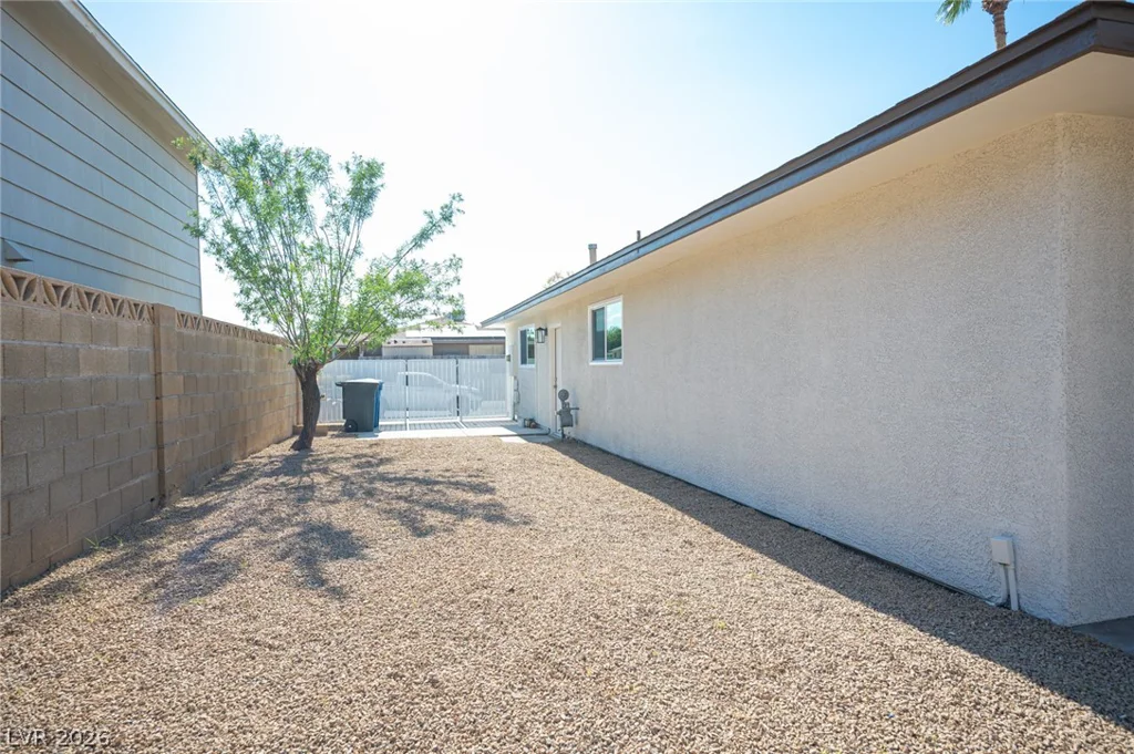 5630 Neosho, Las Vegas, NV 89120