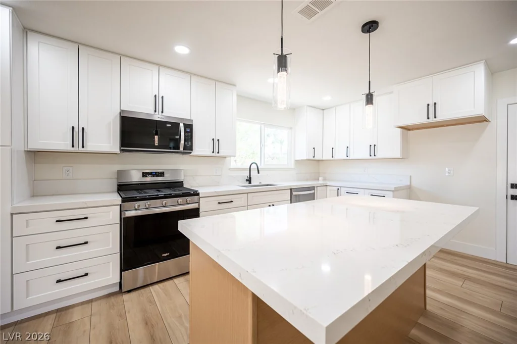 5630 Neosho, Las Vegas, NV 89120