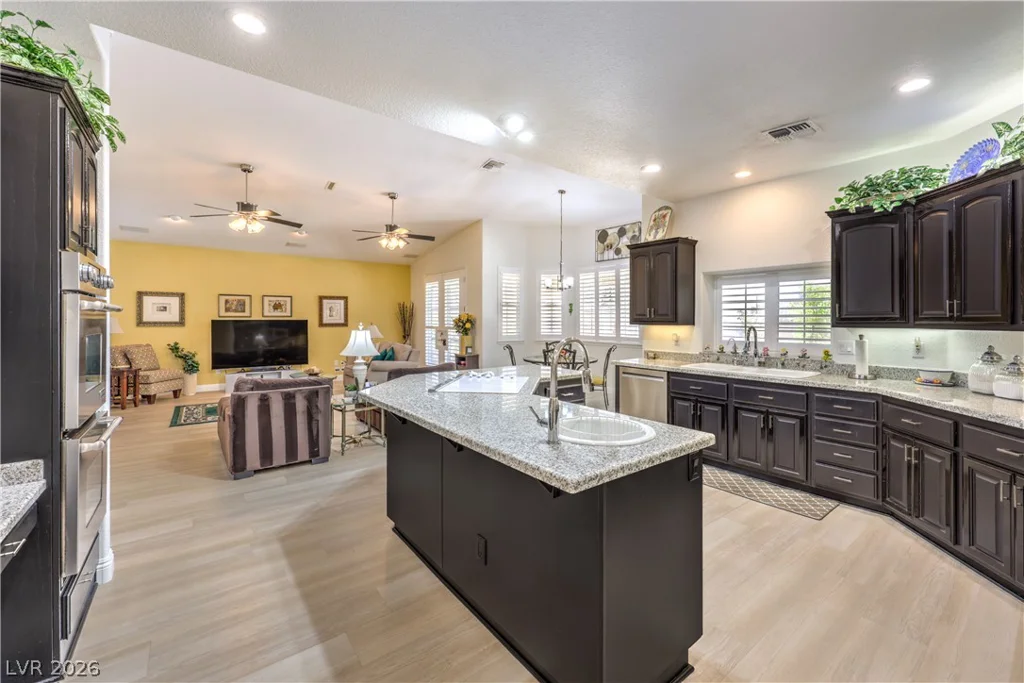 2421 La Seyne, Las Vegas, NV 89128