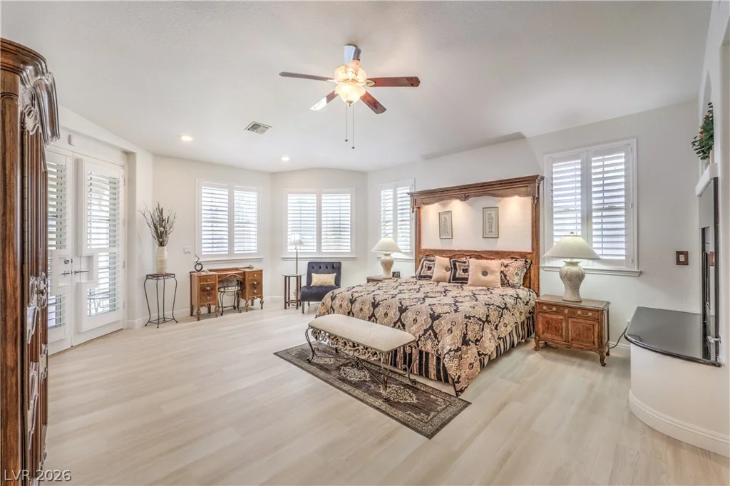 2421 La Seyne, Las Vegas, NV 89128