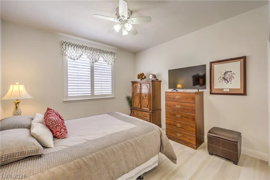 2421 La Seyne, Las Vegas, NV 89128