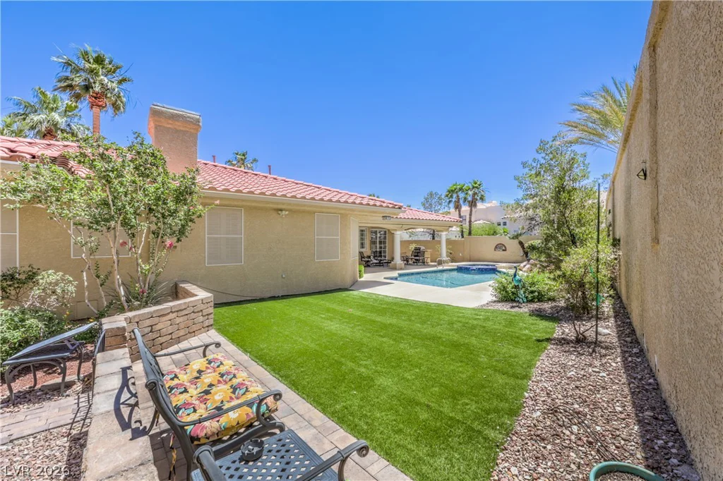 2421 La Seyne, Las Vegas, NV 89128