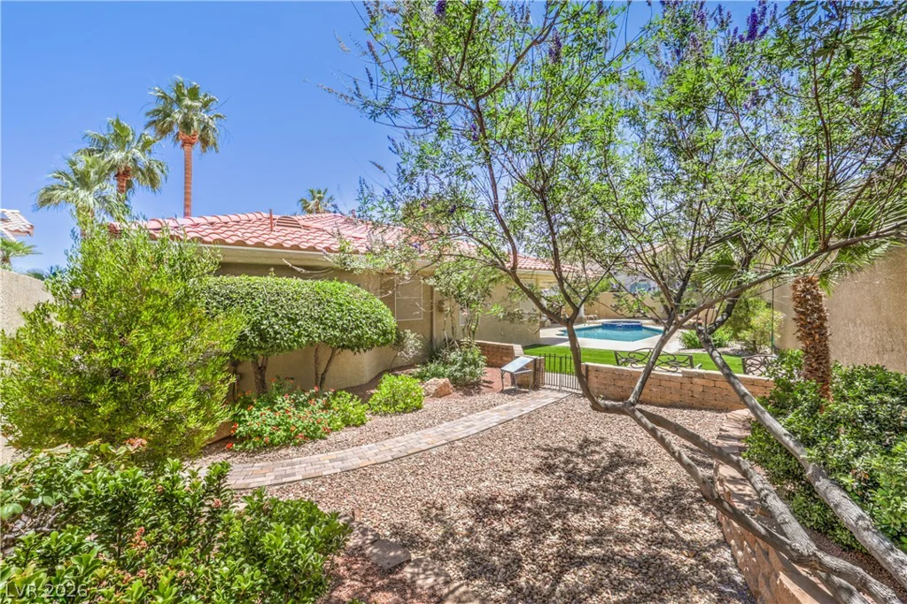 2421 La Seyne, Las Vegas, NV 89128