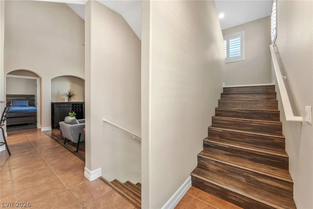3975 Hualapai, Las Vegas, NV 89129