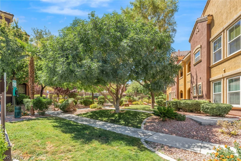 3975 Hualapai, Las Vegas, NV 89129