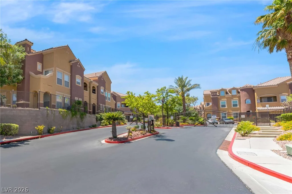 3975 Hualapai, Las Vegas, NV 89129