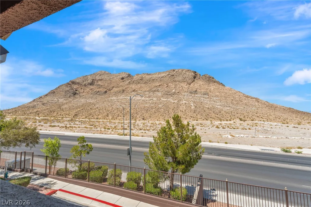 3975 Hualapai, Las Vegas, NV 89129