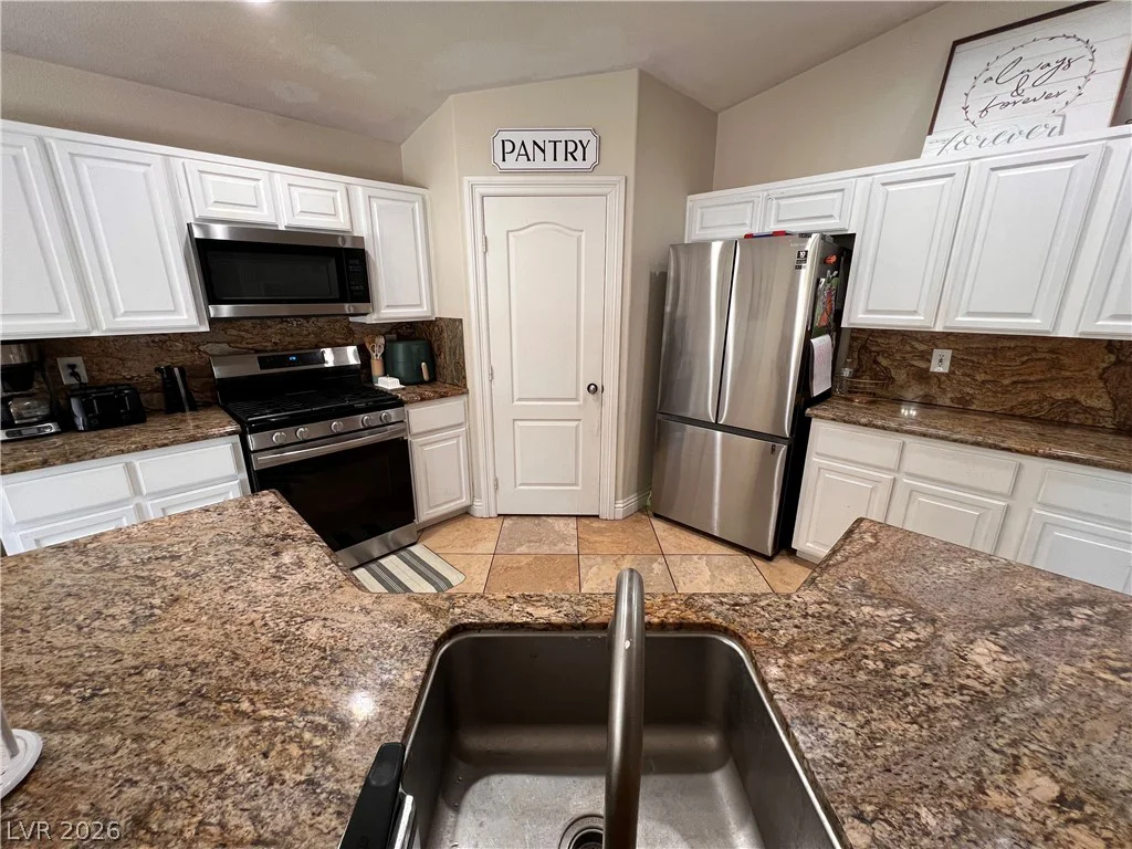 6405 Raptor, North Las Vegas, NV 89084