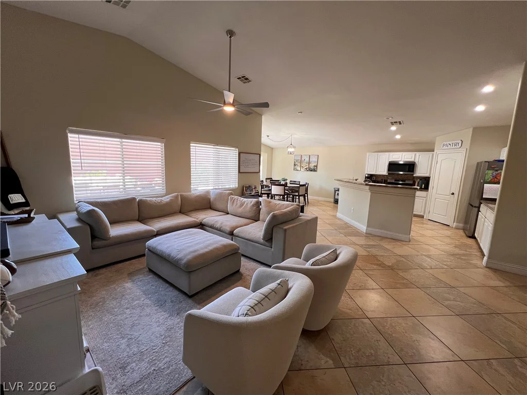 6405 Raptor, North Las Vegas, NV 89084
