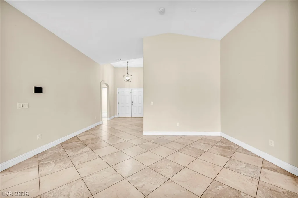 6405 Raptor, North Las Vegas, NV 89084