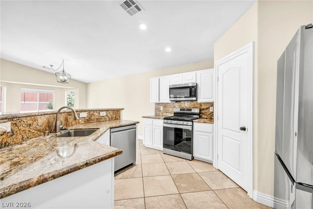 6405 Raptor, North Las Vegas, NV 89084