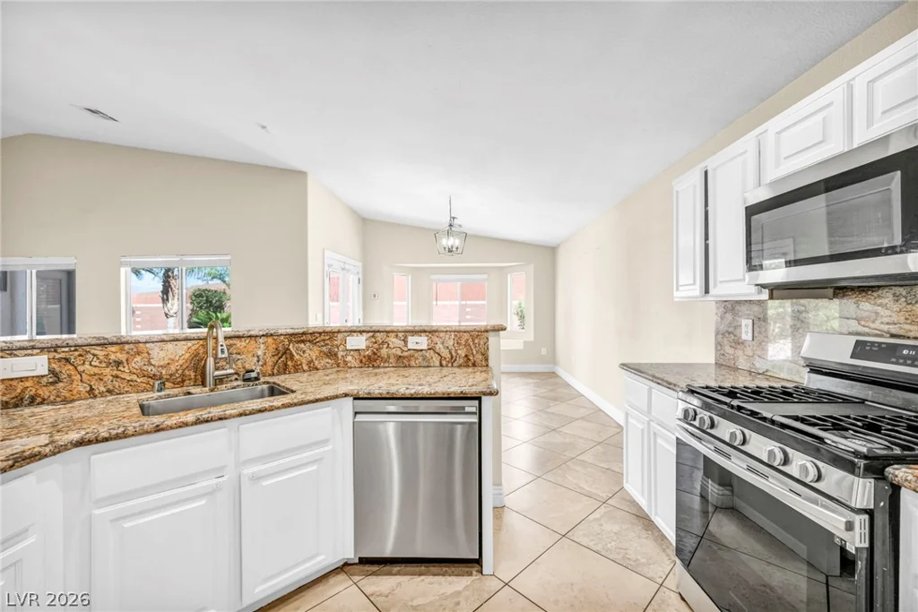 6405 Raptor, North Las Vegas, NV 89084