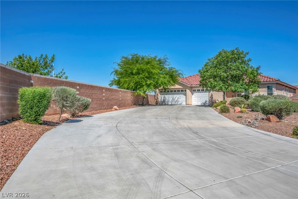 6405 Raptor, North Las Vegas, NV 89084