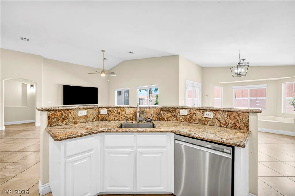 6405 Raptor, North Las Vegas, NV 89084