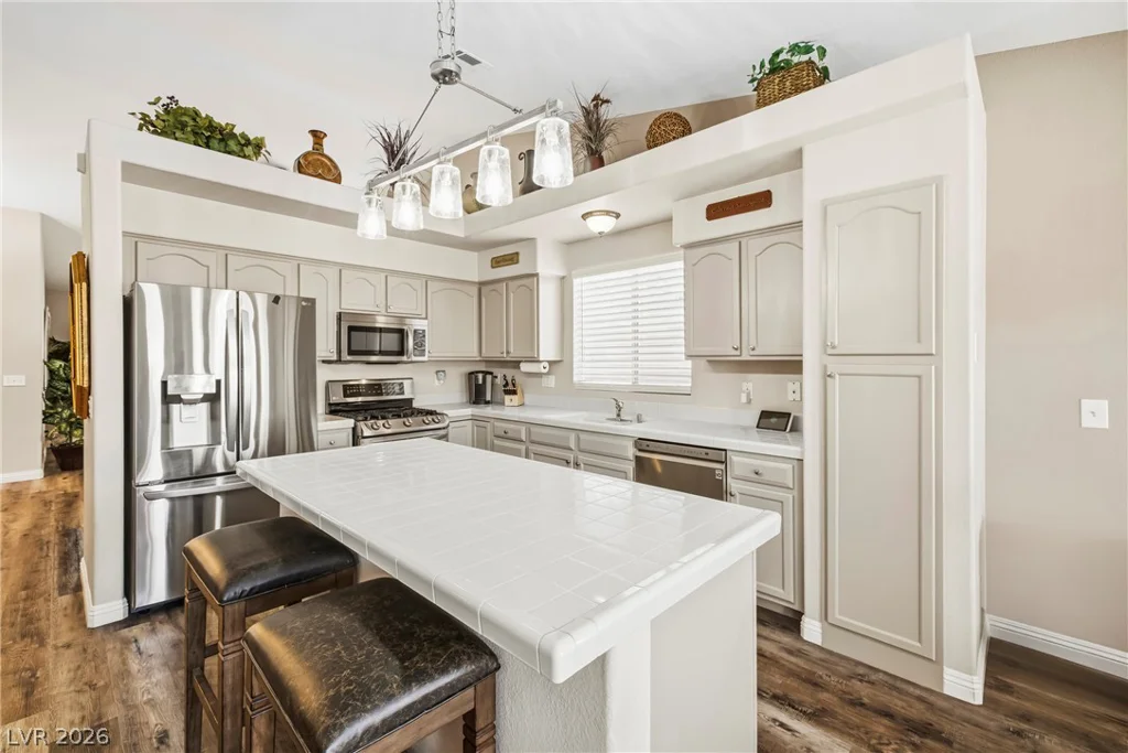 8021 Canyon Wren, Las Vegas, NV 89149