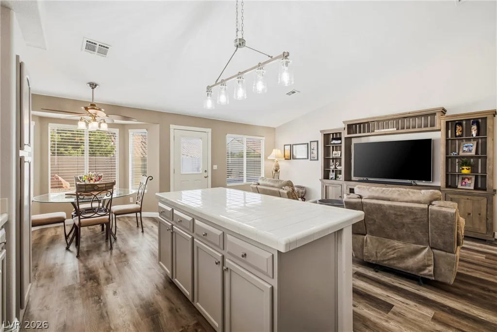 8021 Canyon Wren, Las Vegas, NV 89149