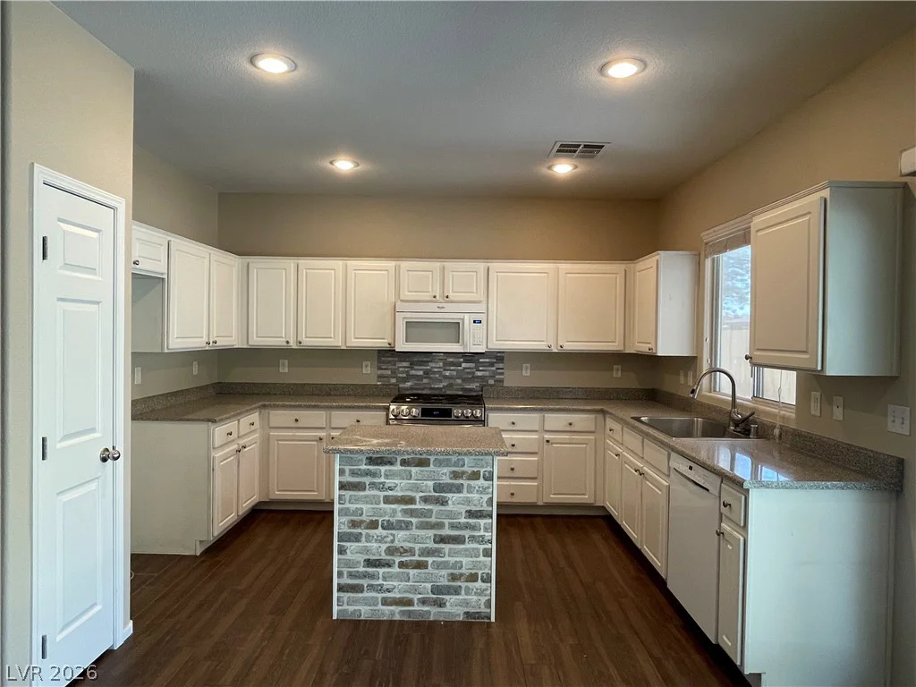 5301 Appleside, North Las Vegas, NV 89031