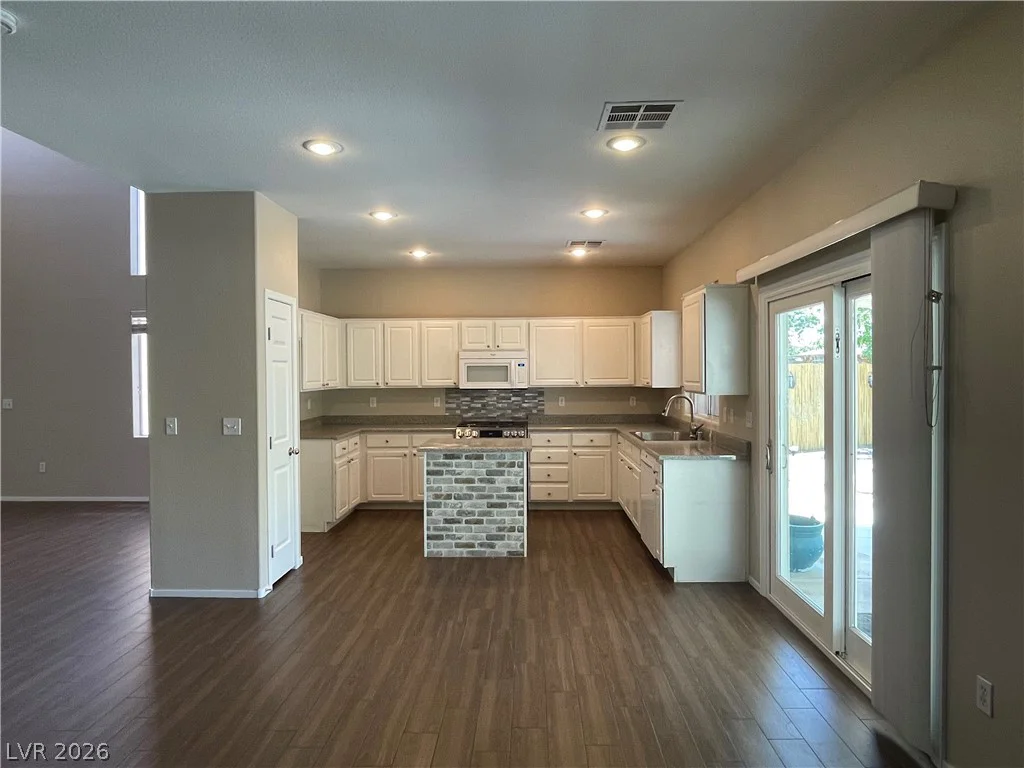 5301 Appleside, North Las Vegas, NV 89031