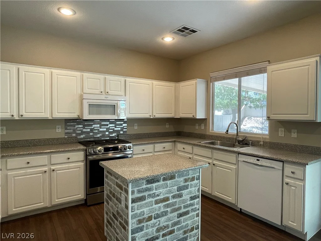 5301 Appleside, North Las Vegas, NV 89031
