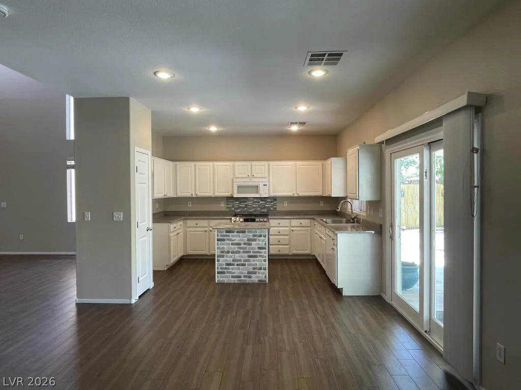 5301 Appleside, North Las Vegas, NV 89031