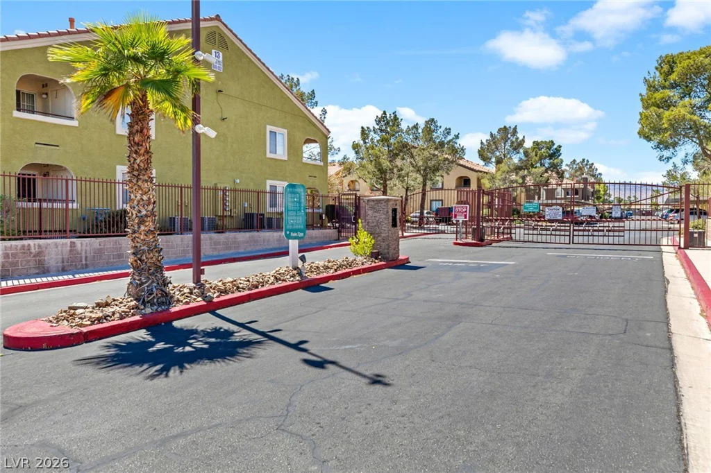 7950 Flamingo, Las Vegas, NV 89147