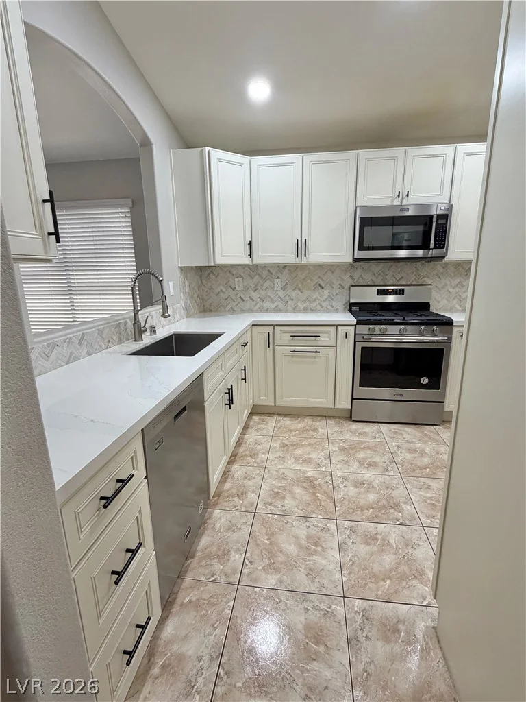 2212 Crestline Falls, Las Vegas, NV 89134