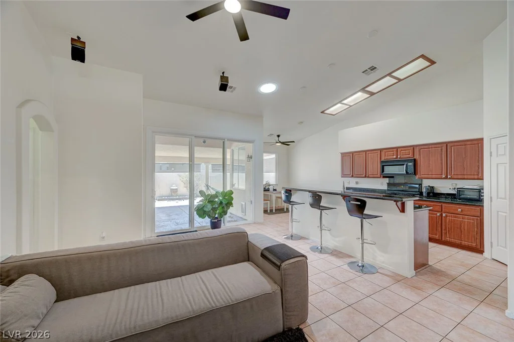 9195 Dawn Garden, Las Vegas, NV 89147