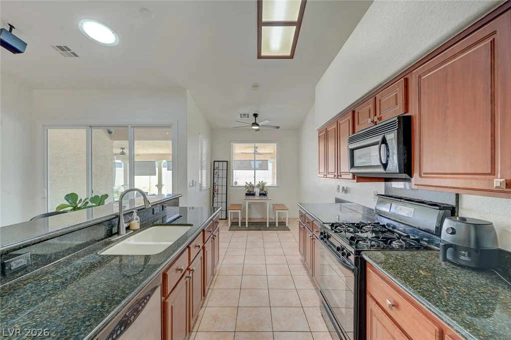 9195 Dawn Garden, Las Vegas, NV 89147