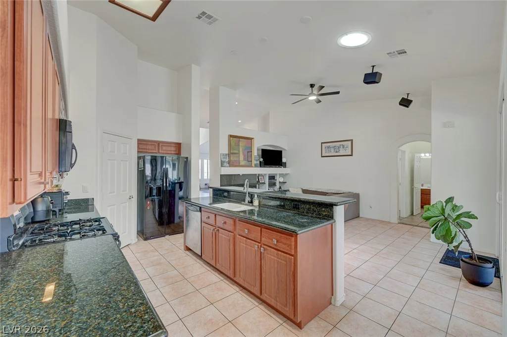 9195 Dawn Garden, Las Vegas, NV 89147
